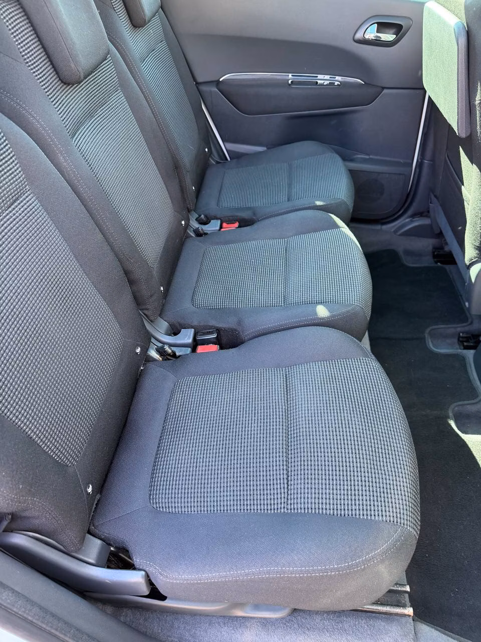 Peugeot 5008 фото 10