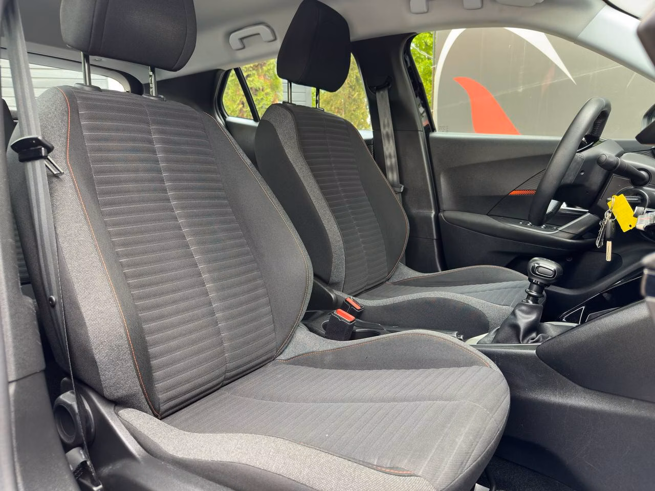Peugeot 2008 фото 12