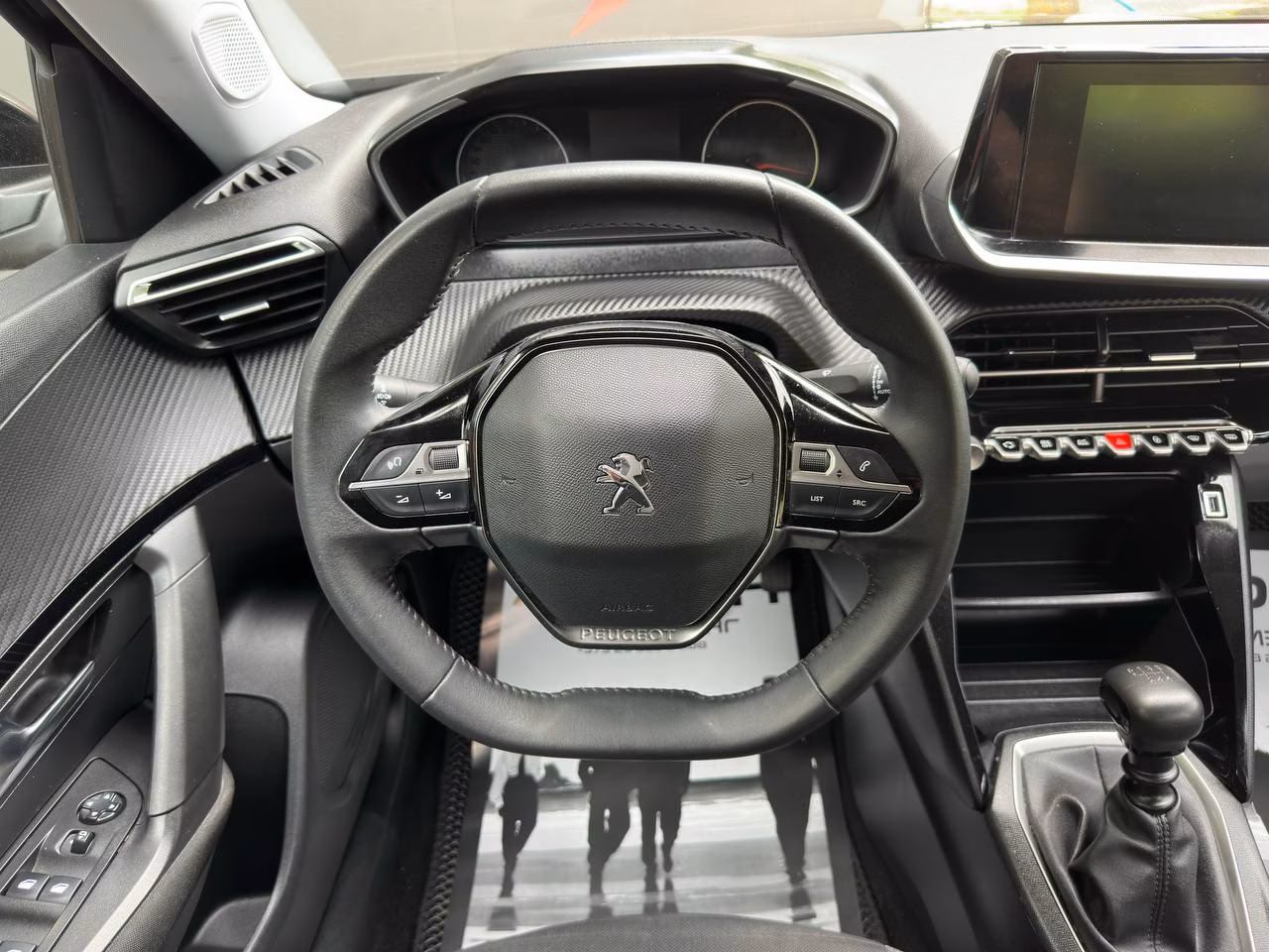 Peugeot 2008 фото 14