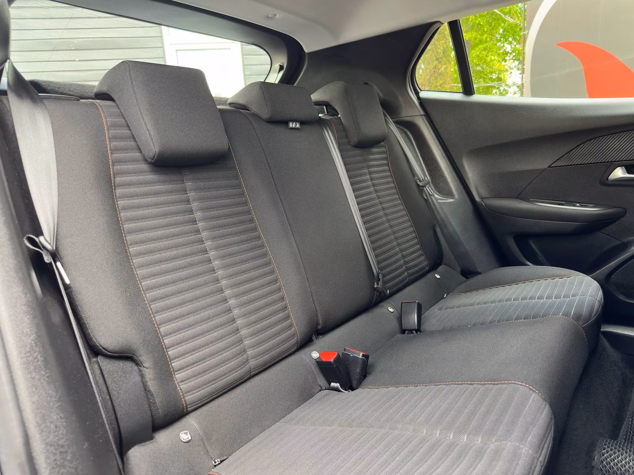 Peugeot 2008 фото 11