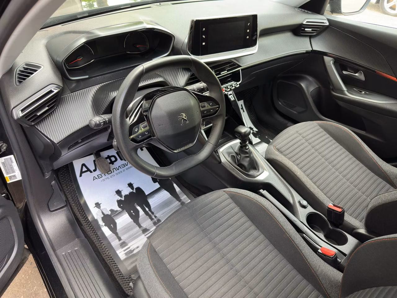 Peugeot 2008 фото 8
