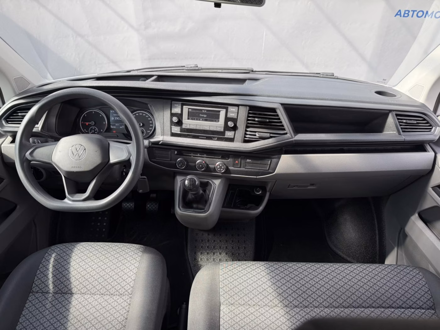 Volkswagen Caravelle фото 11