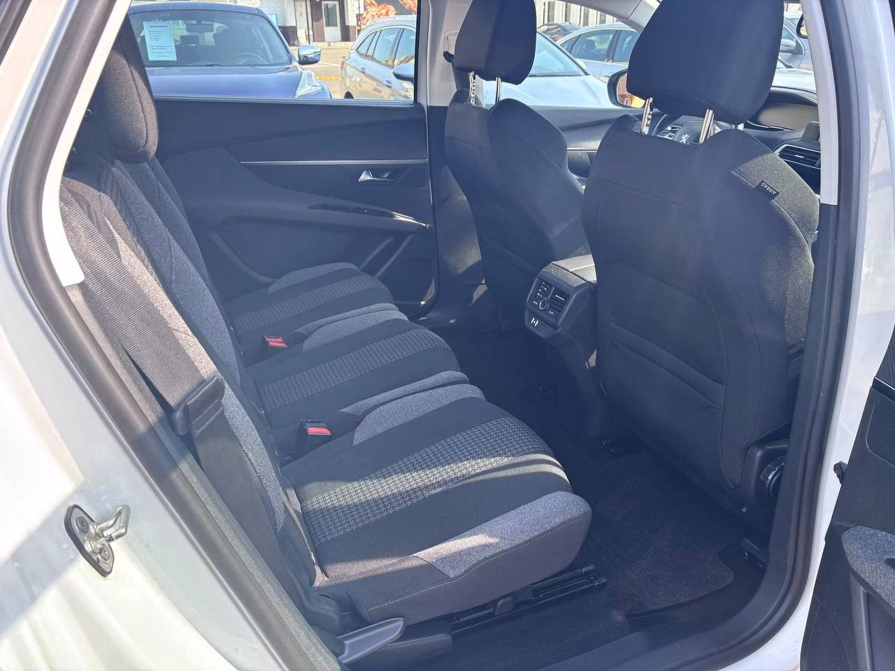 Peugeot 5008 фото 14