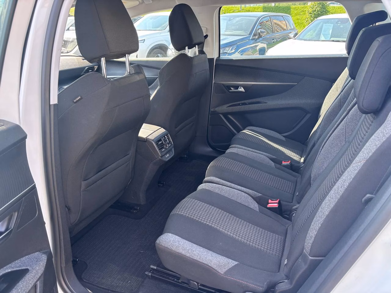 Peugeot 5008 фото 15