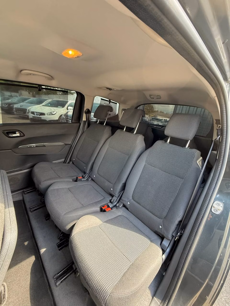 Peugeot 5008 фото 16