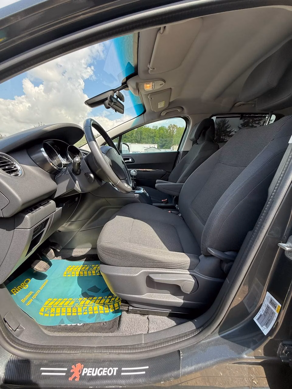 Peugeot 5008 фото 15