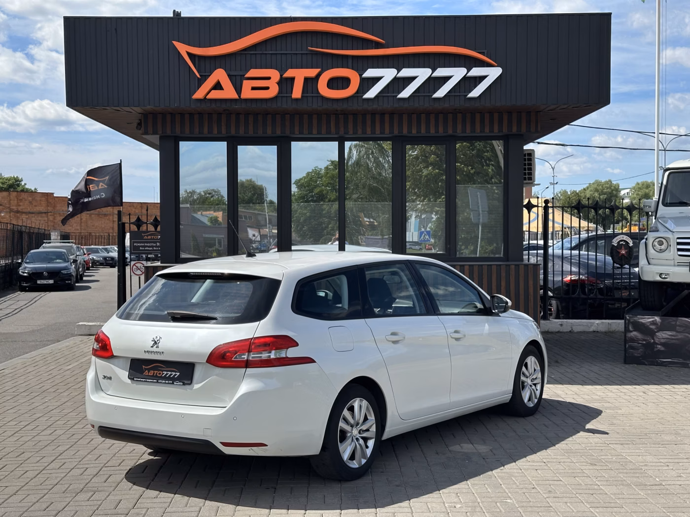 Peugeot 308 фото 2