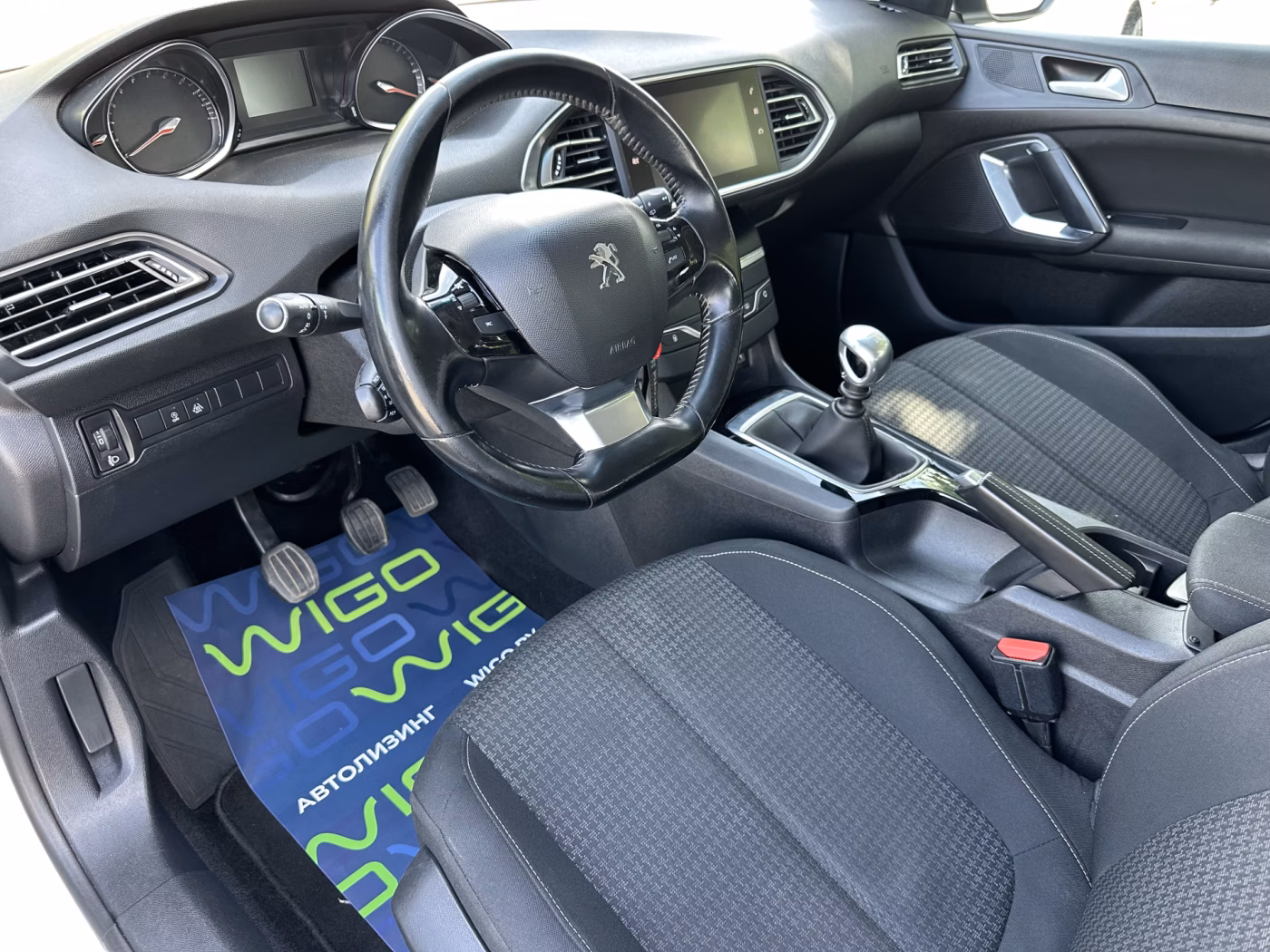 Peugeot 308 фото 8