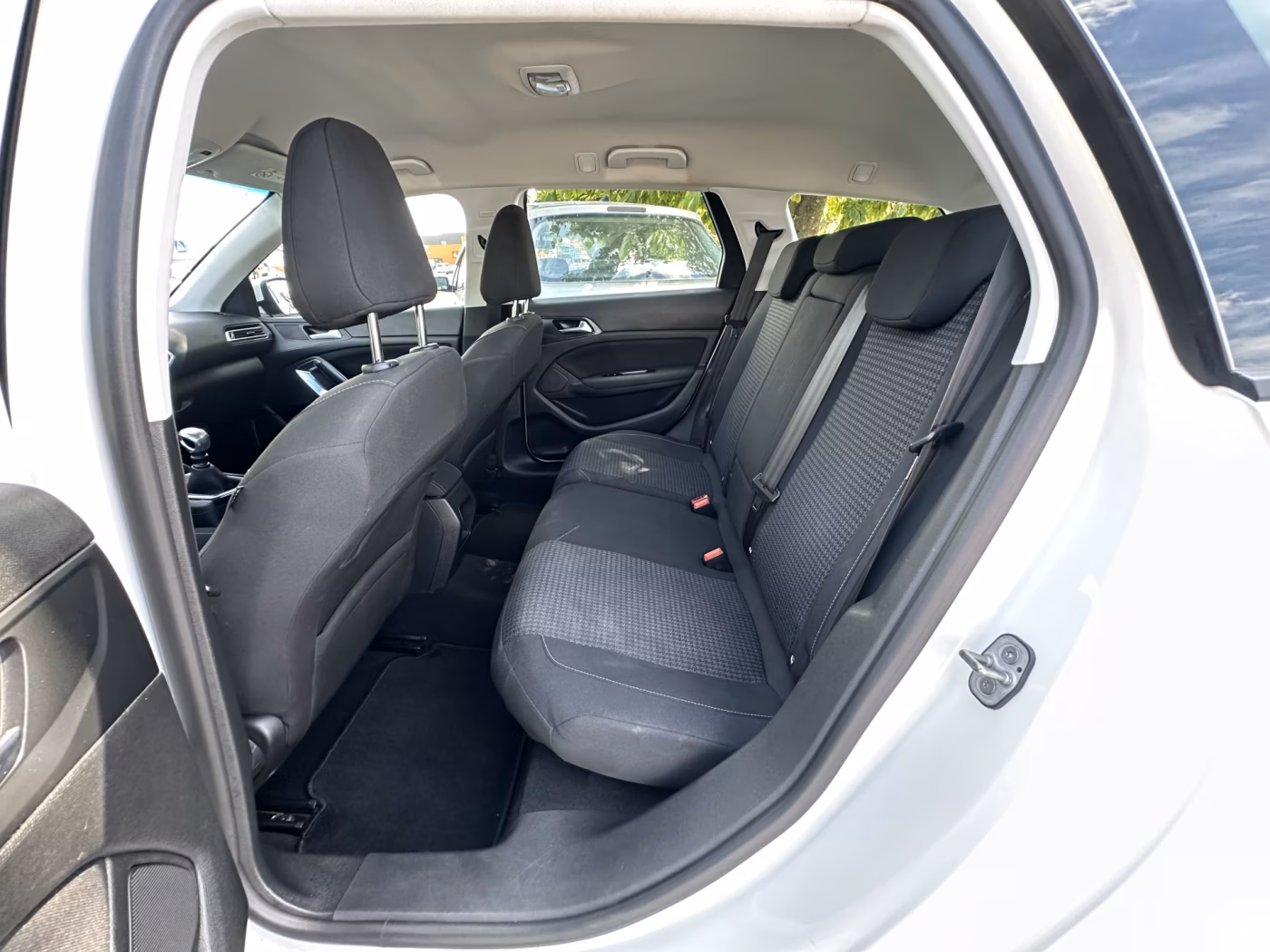 Peugeot 308 фото 9