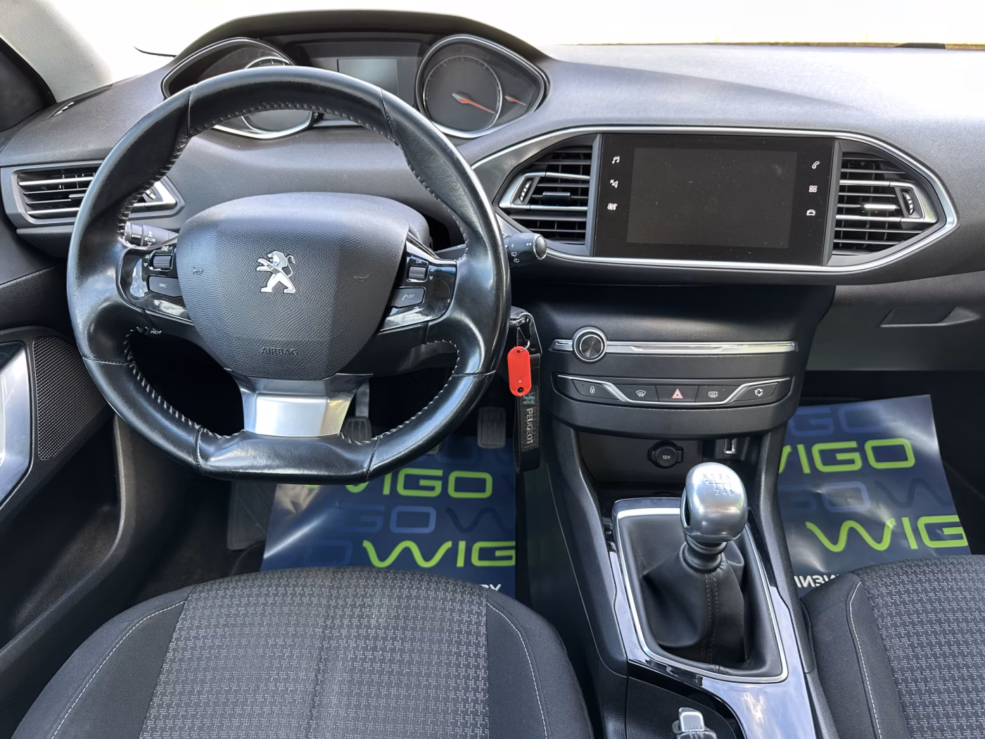 Peugeot 308 фото 11