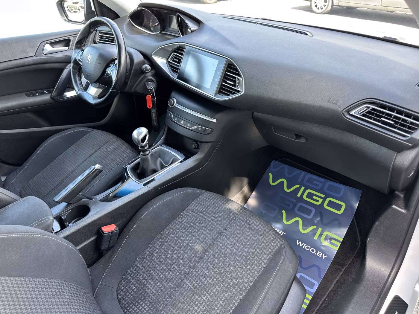 Peugeot 308 фото 12