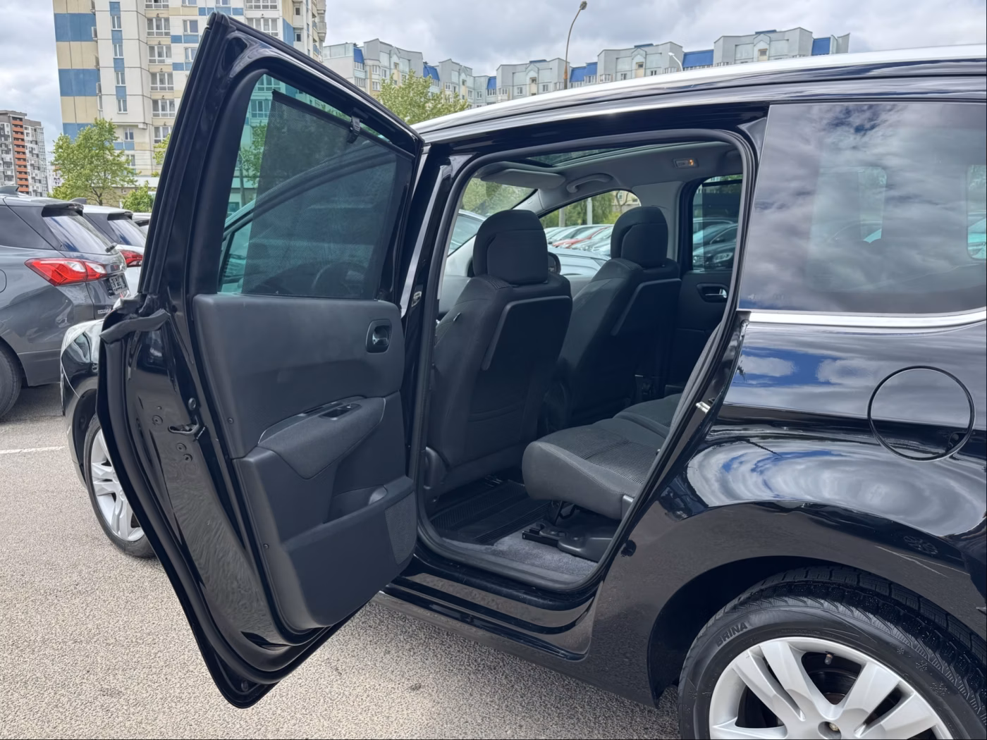 Peugeot 5008 фото 11