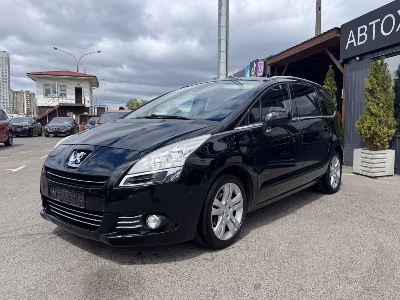 Peugeot 5008 фото 3