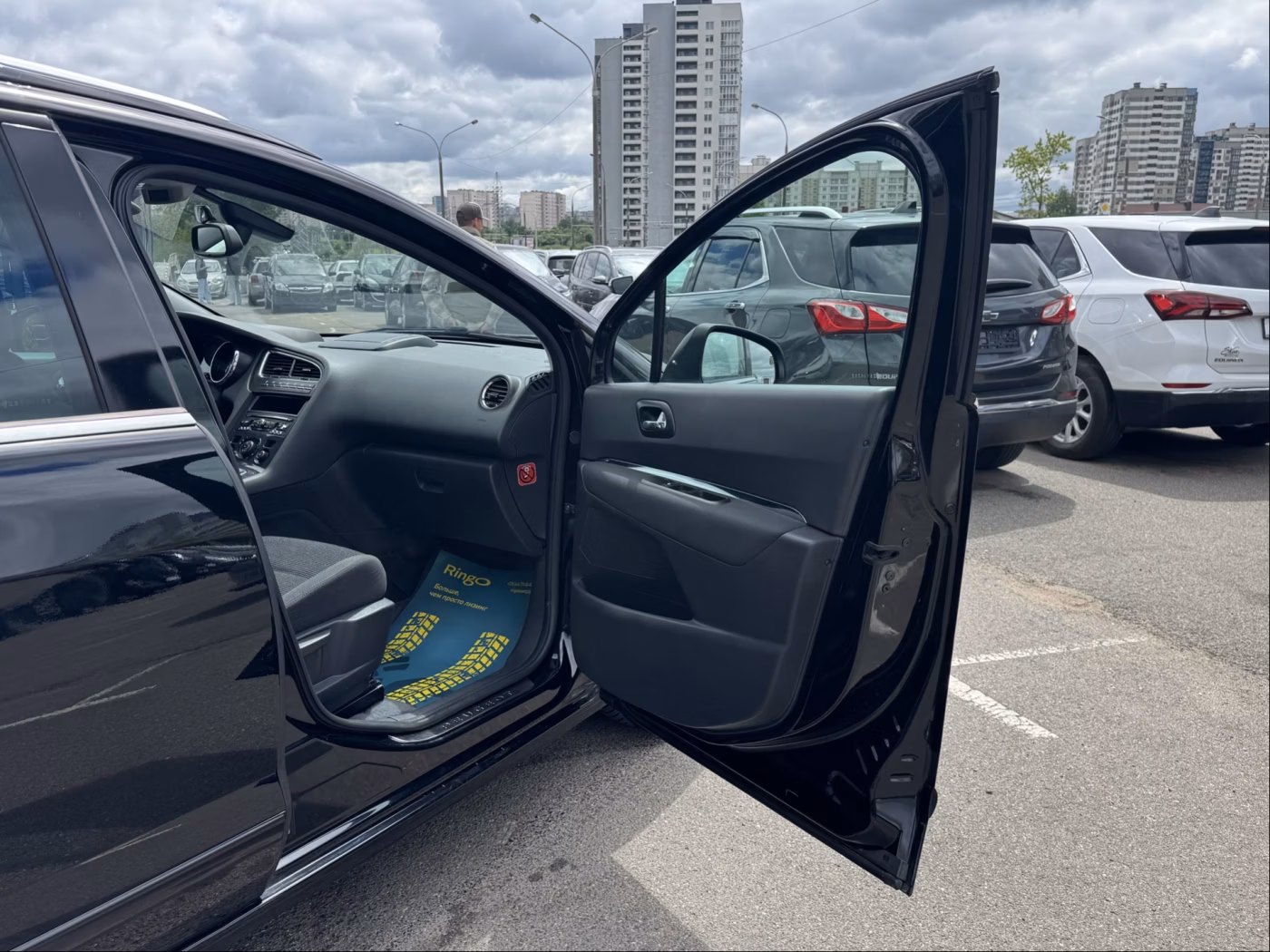 Peugeot 5008 фото 17