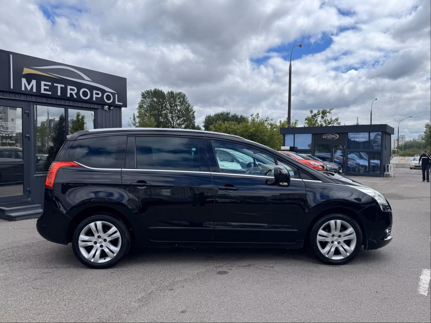 Peugeot 5008 фото 8