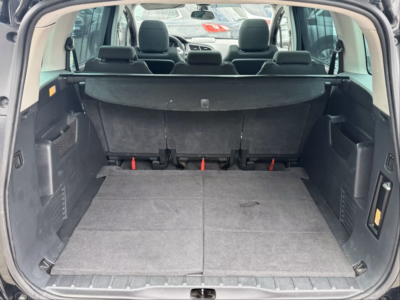 Peugeot 5008 фото 13