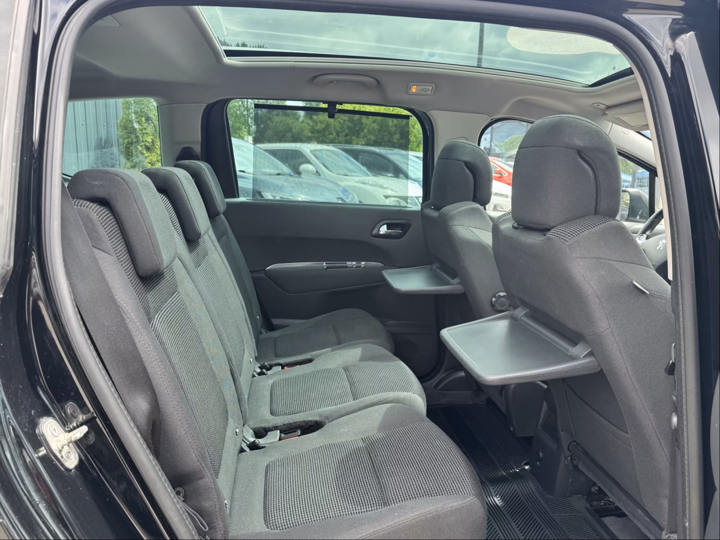 Peugeot 5008 фото 16