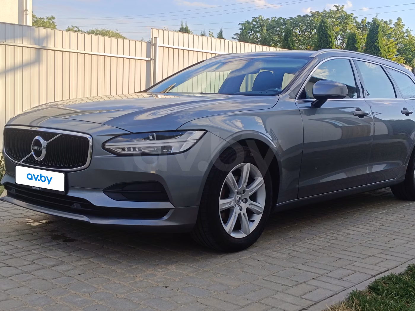 Volvo V90
