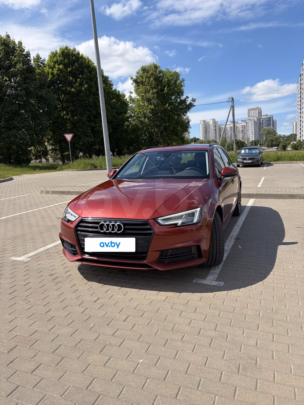 Audi A4 фото 3