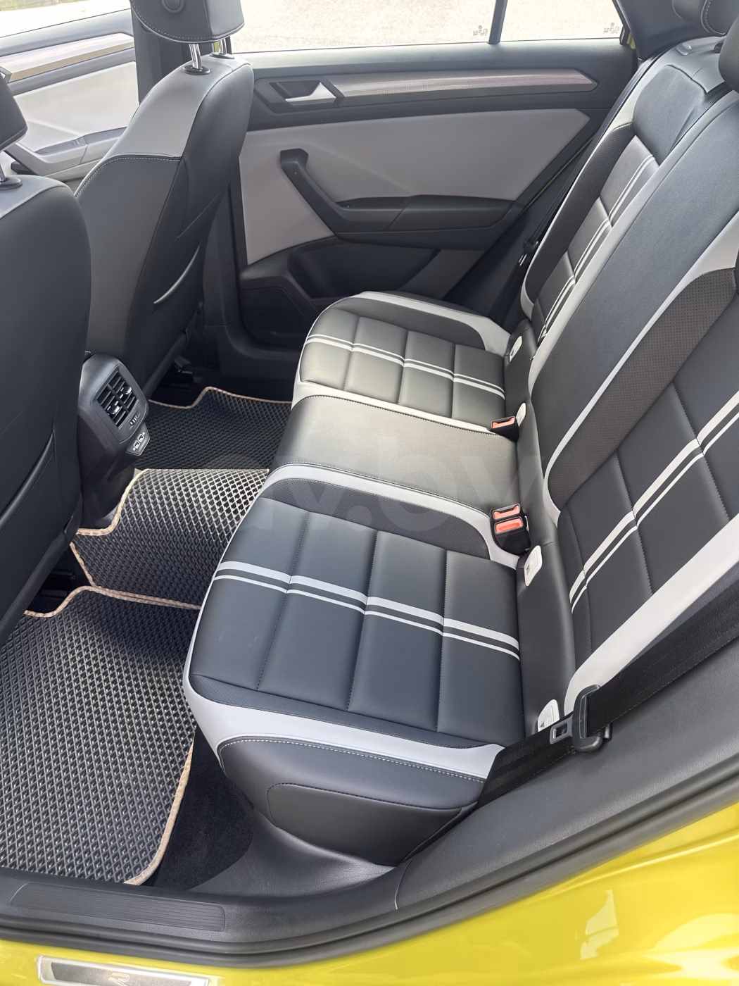 Volkswagen T-Roc фото 22