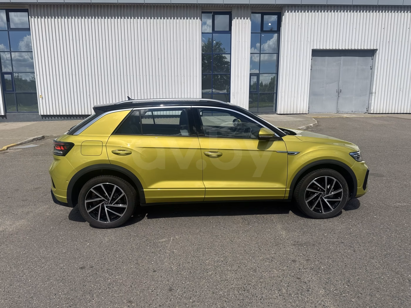 Volkswagen T-Roc фото 3