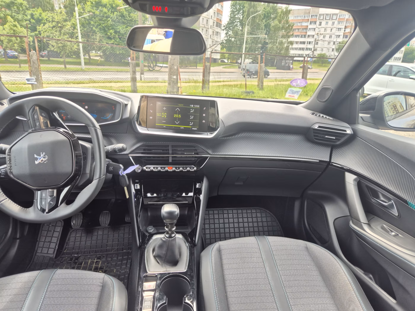 Peugeot 2008 фото 7