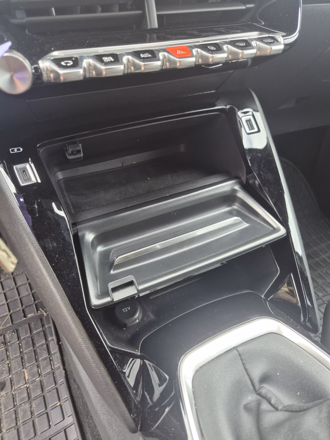 Peugeot 2008 фото 15