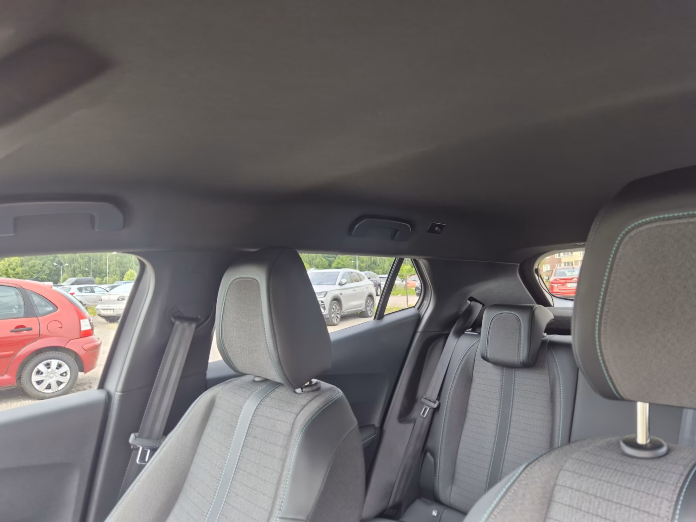 Peugeot 2008 фото 12
