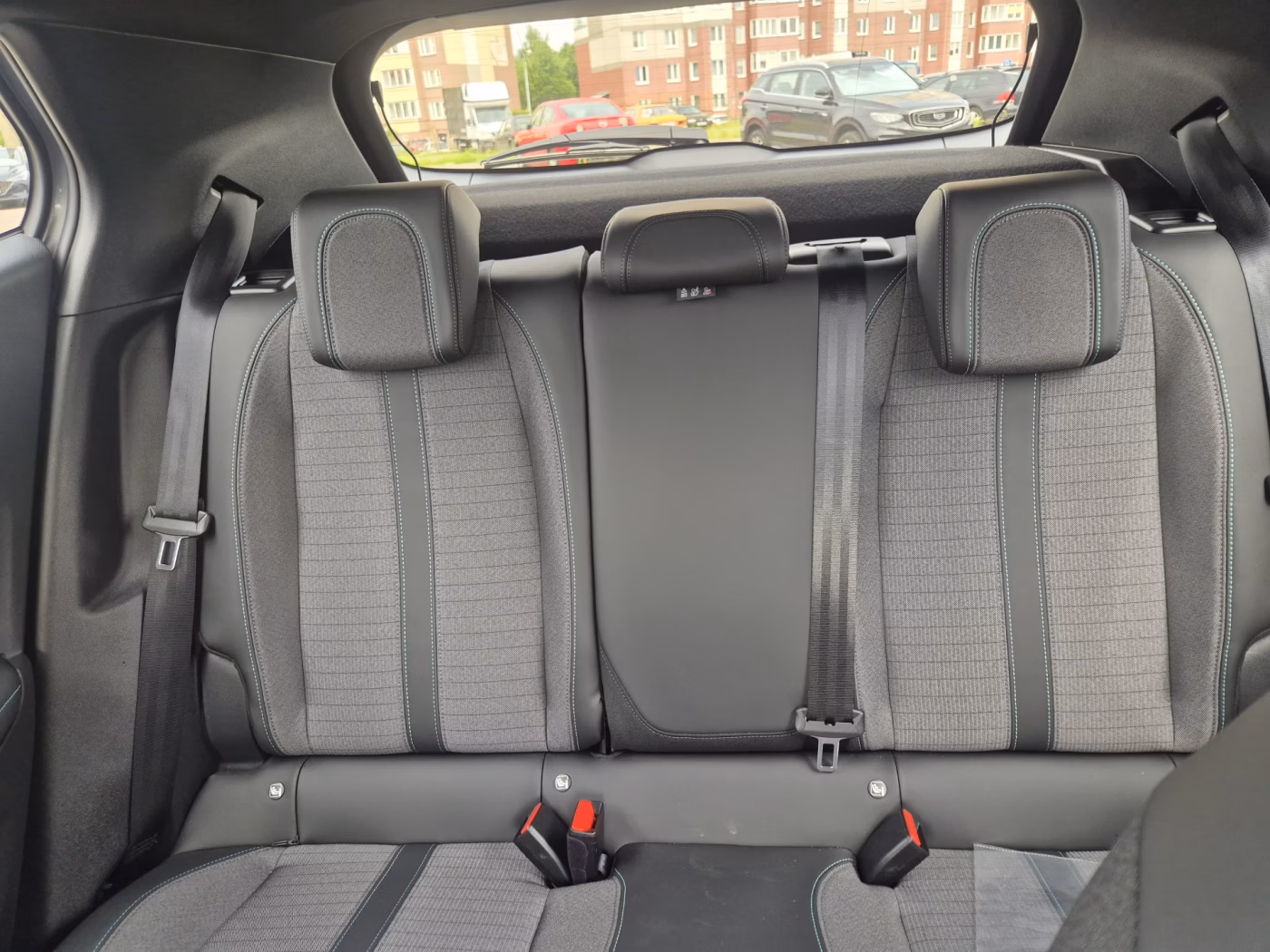 Peugeot 2008 фото 11