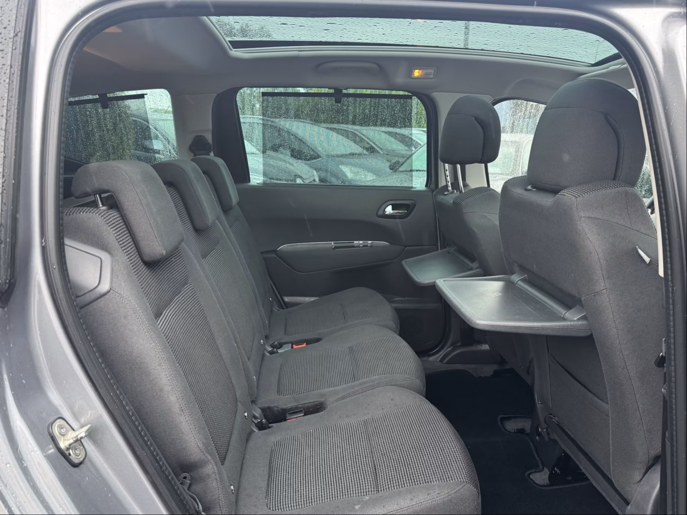 Peugeot 5008 фото 17