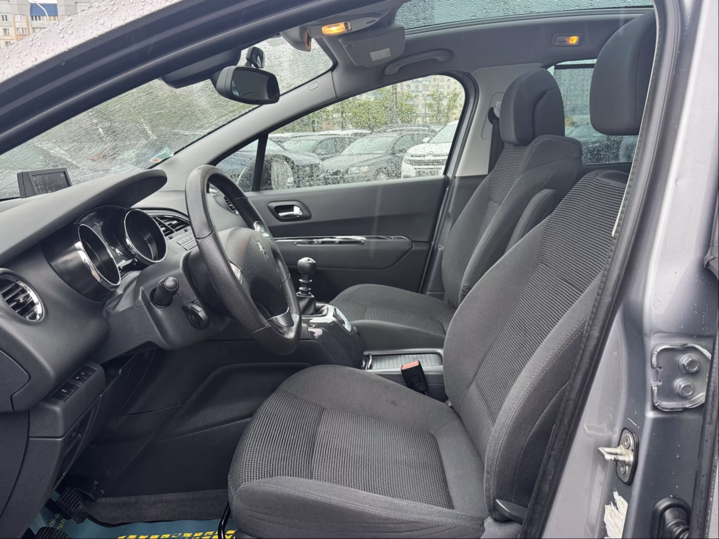 Peugeot 5008 фото 10