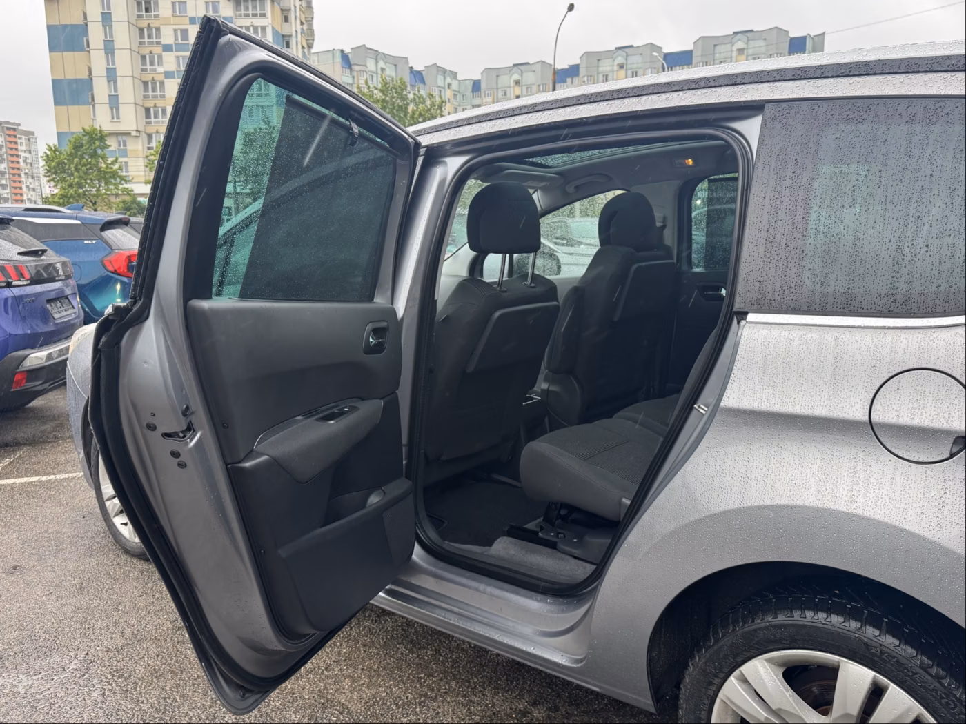Peugeot 5008 фото 11