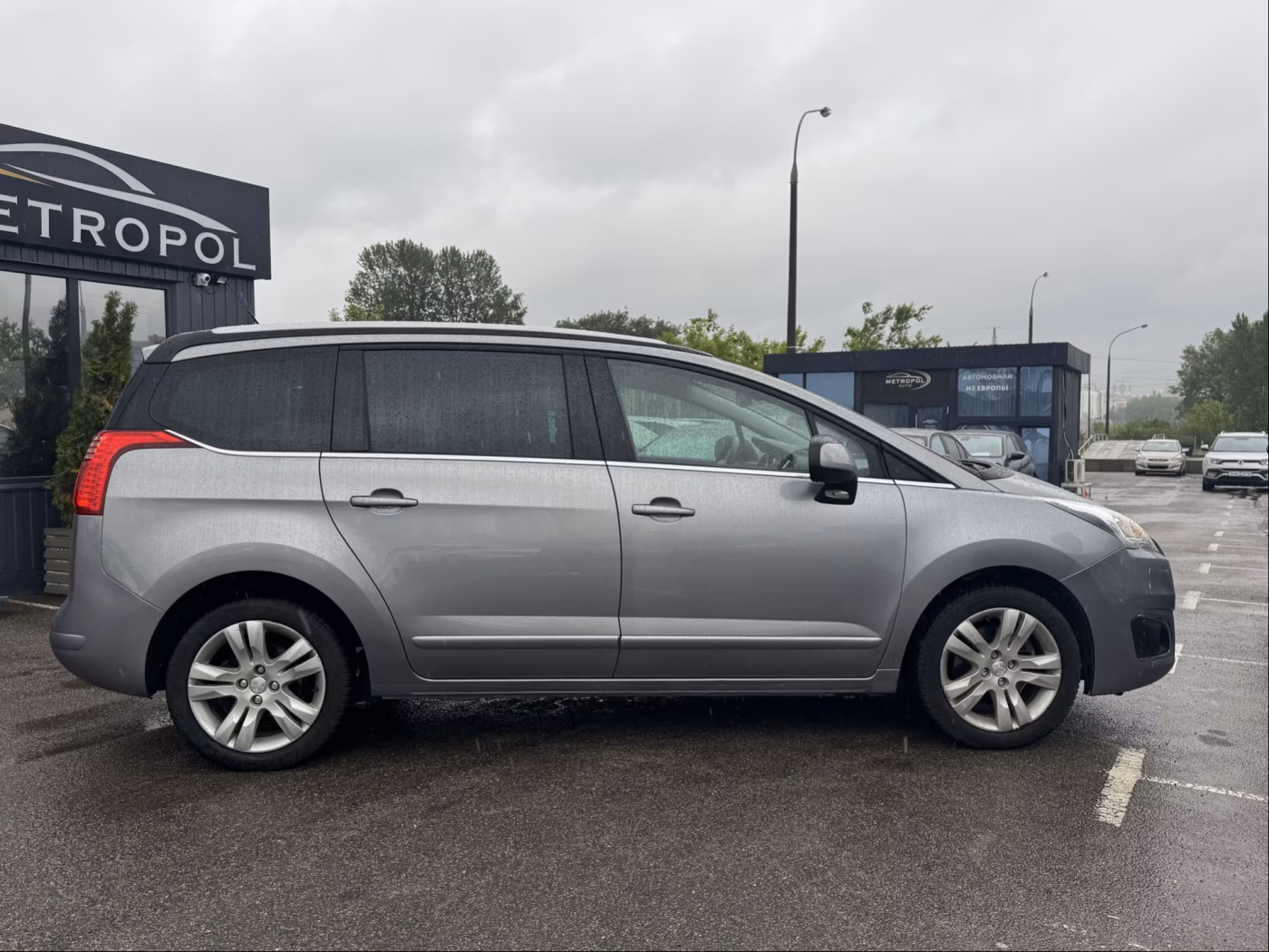 Peugeot 5008 фото 8