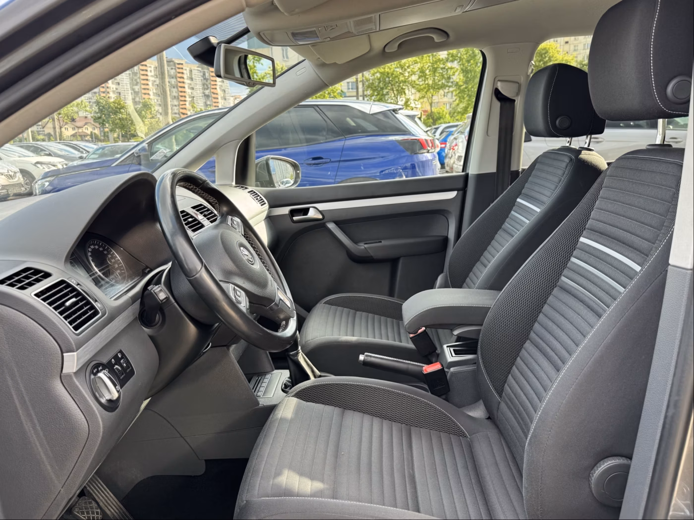 Volkswagen Touran фото 10