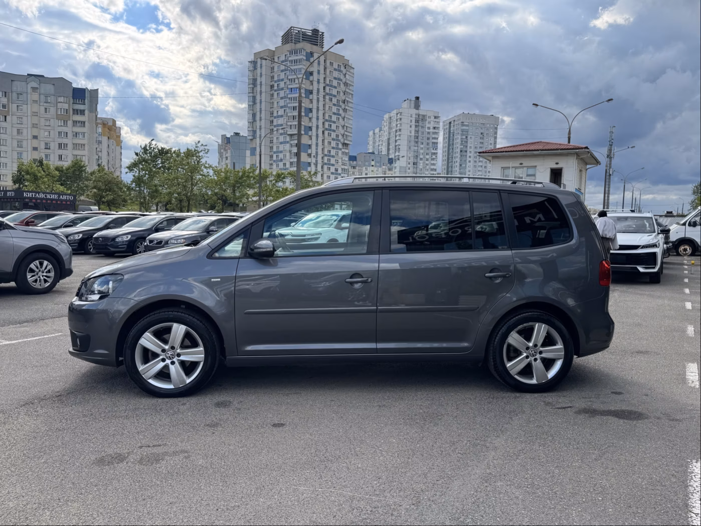Volkswagen Touran фото 4