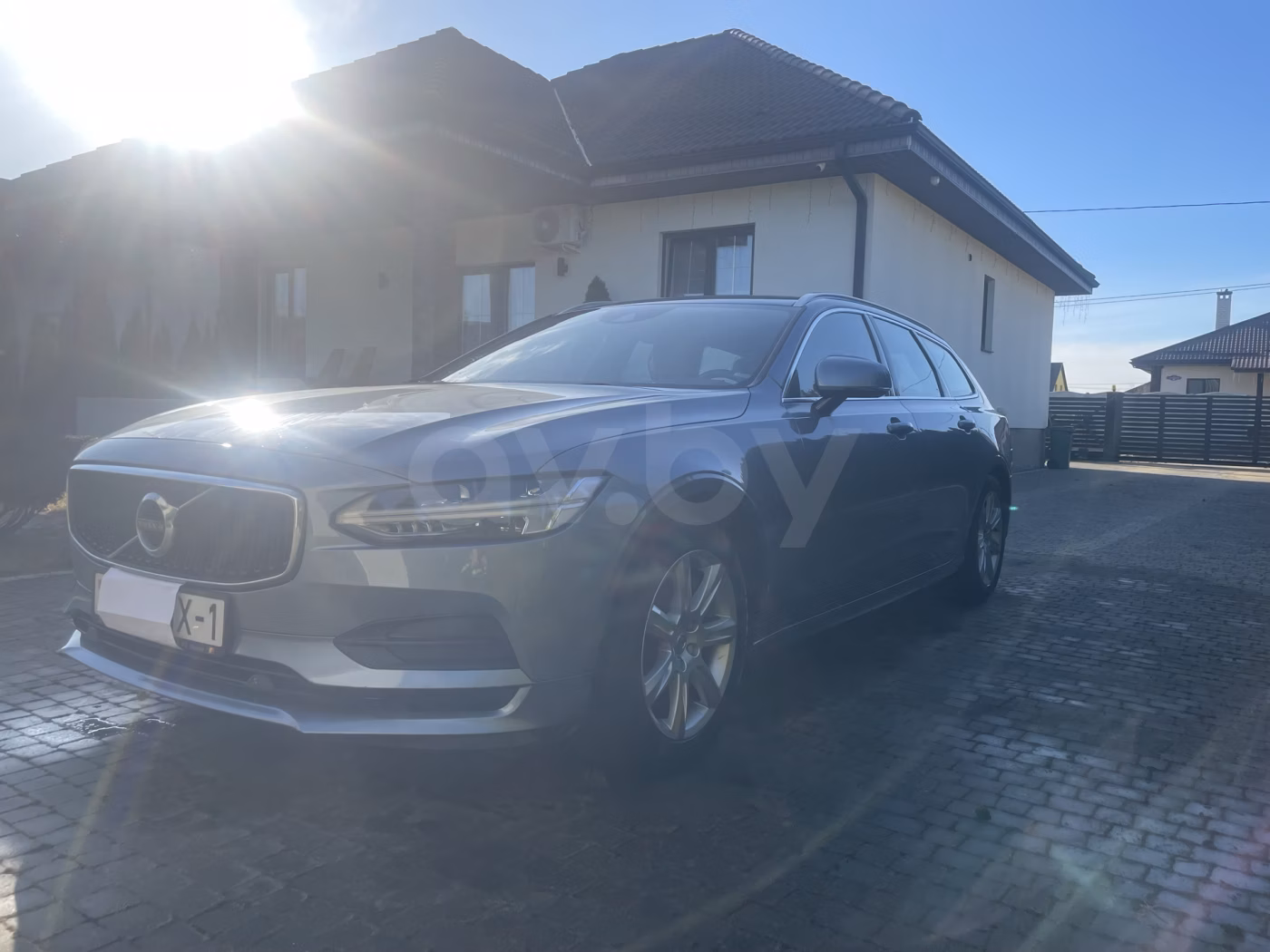Volvo V90