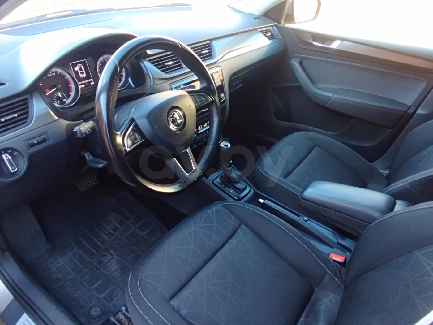 Skoda Rapid фото 10