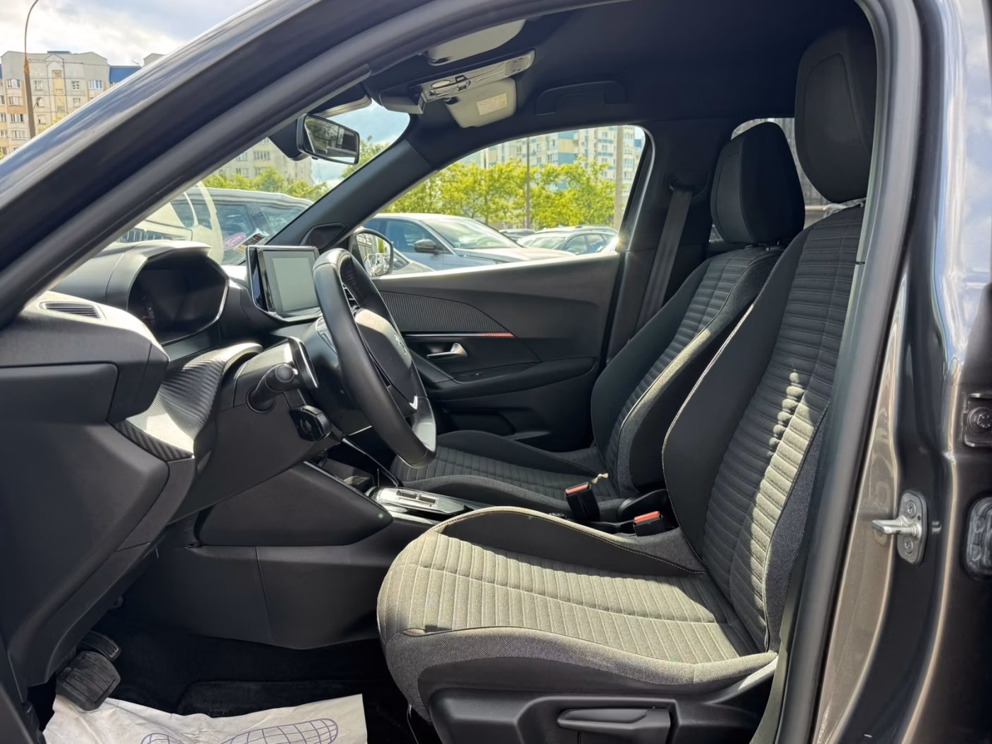 Peugeot 2008 фото 10