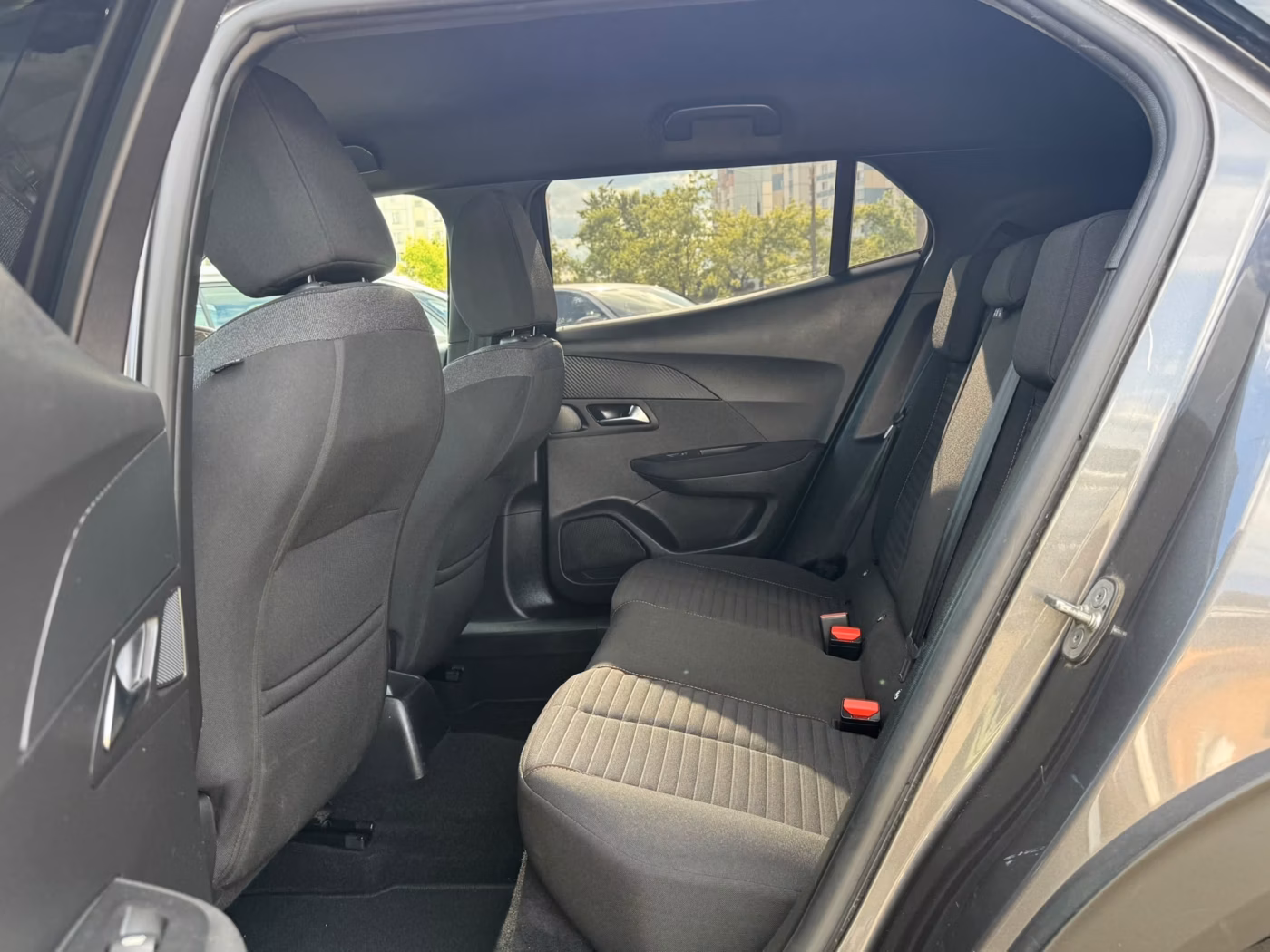 Peugeot 2008 фото 12