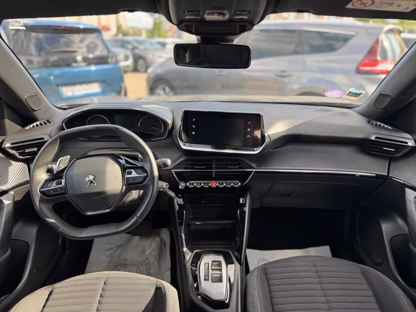 Peugeot 2008 фото 19