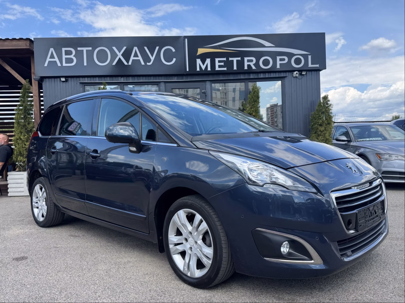 Peugeot 5008 фото 2