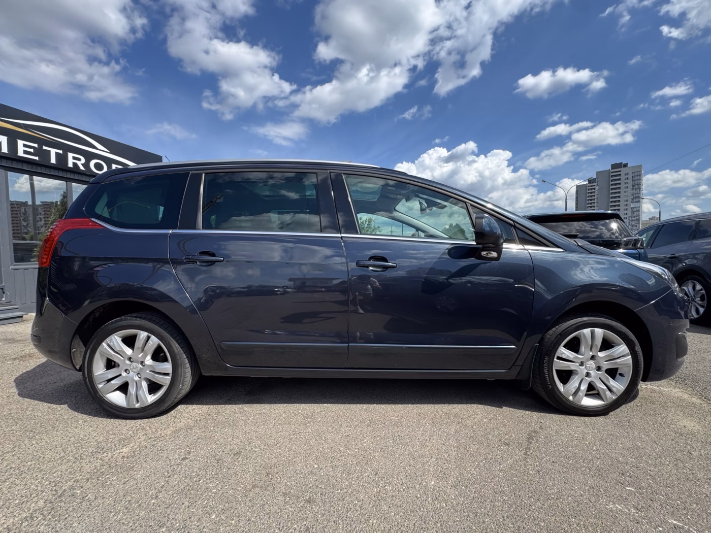 Peugeot 5008 фото 8