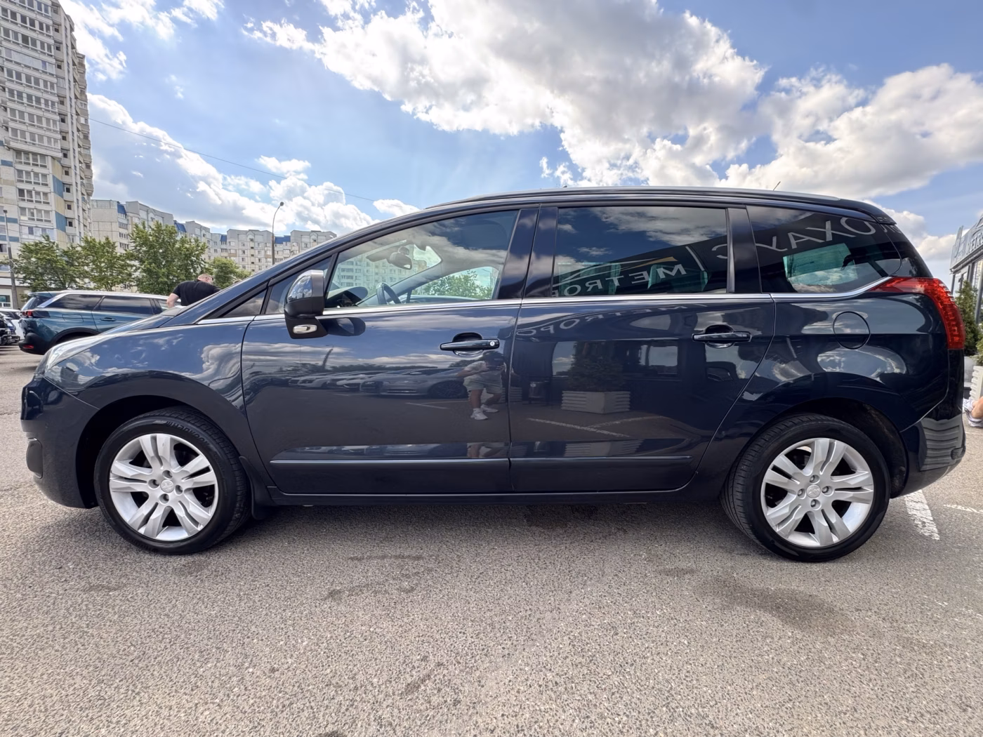 Peugeot 5008 фото 4