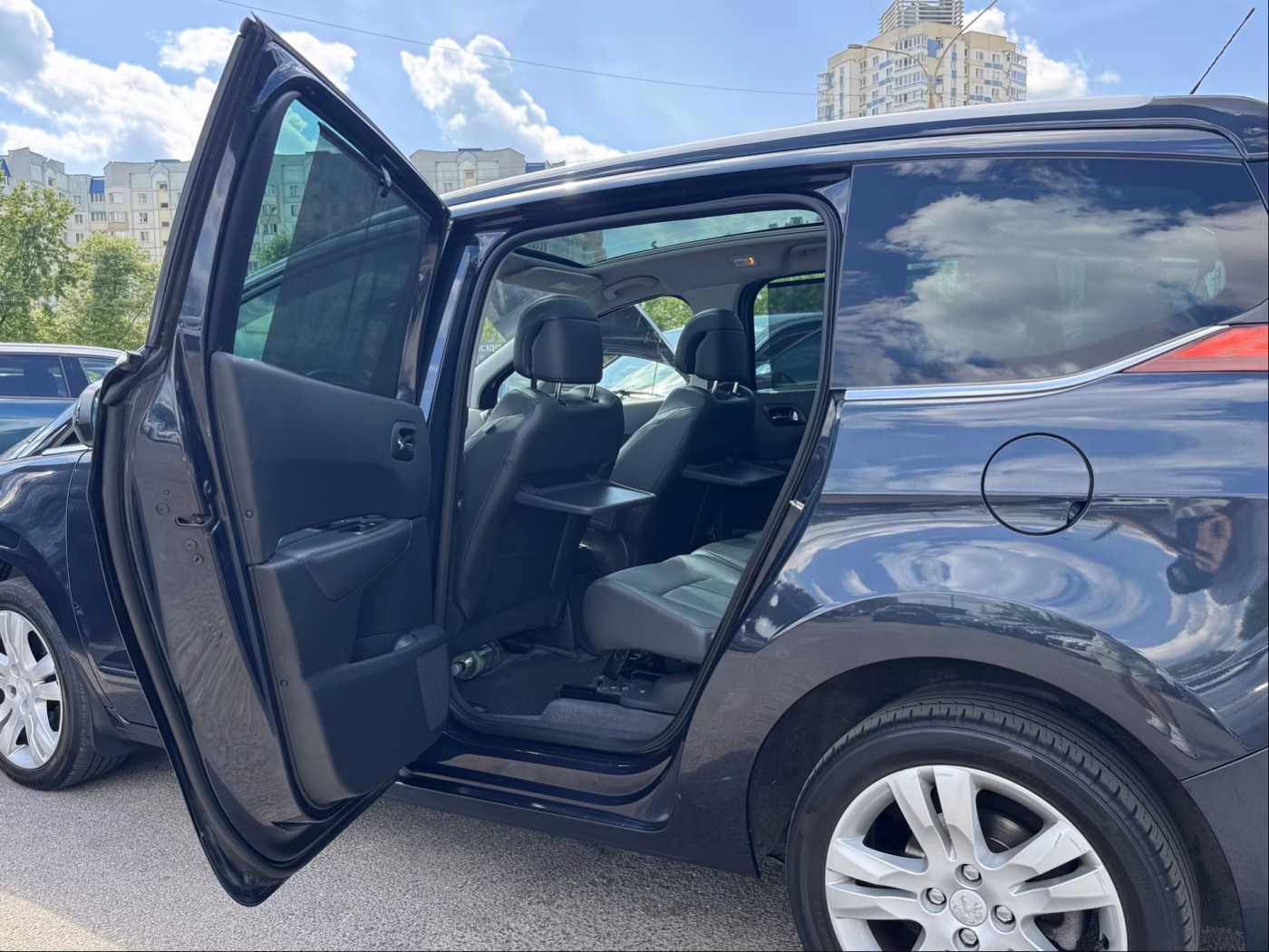 Peugeot 5008 фото 11