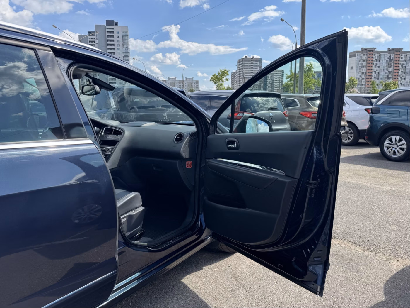 Peugeot 5008 фото 18