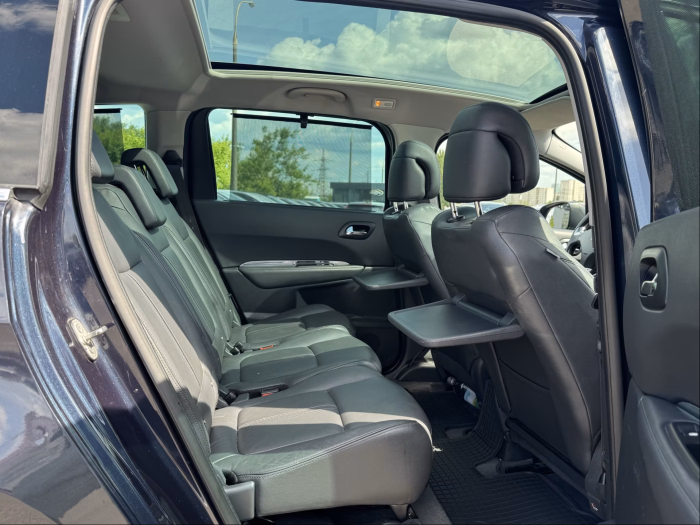 Peugeot 5008 фото 17