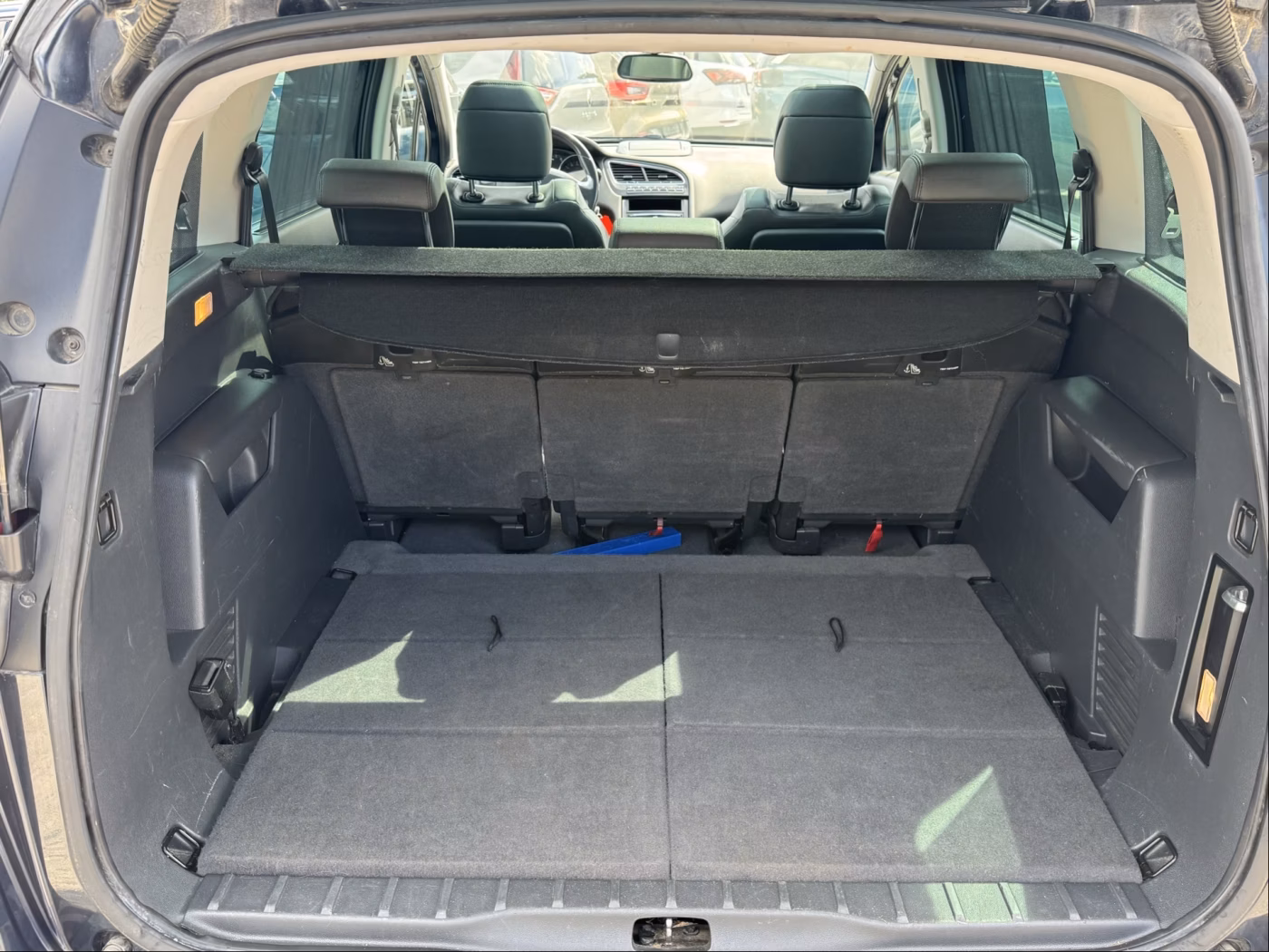 Peugeot 5008 фото 15
