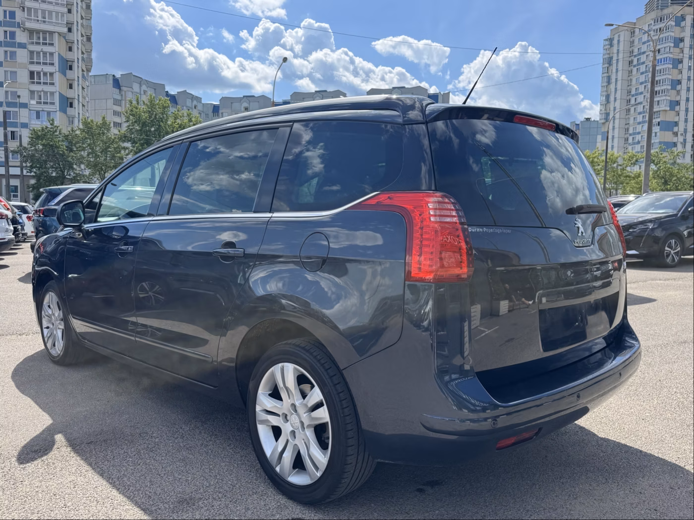 Peugeot 5008 фото 5