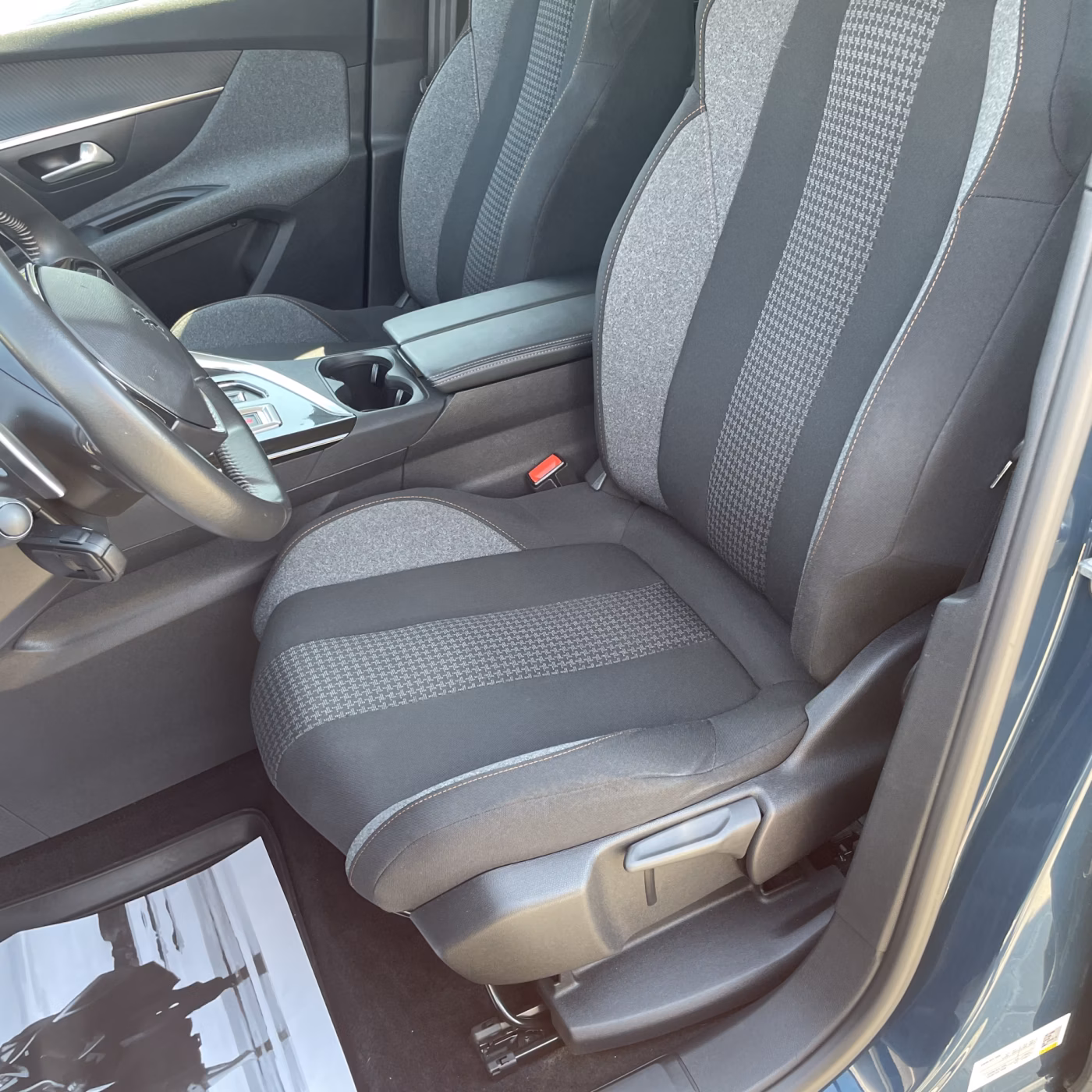 Peugeot 3008 фото 12