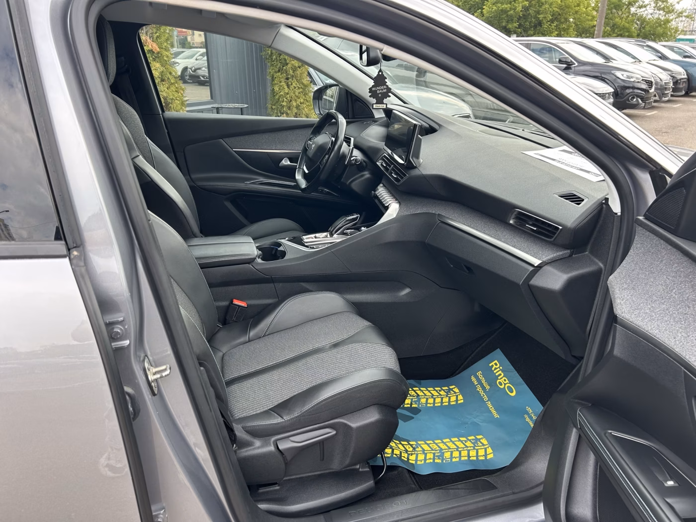 Peugeot 5008 фото 16